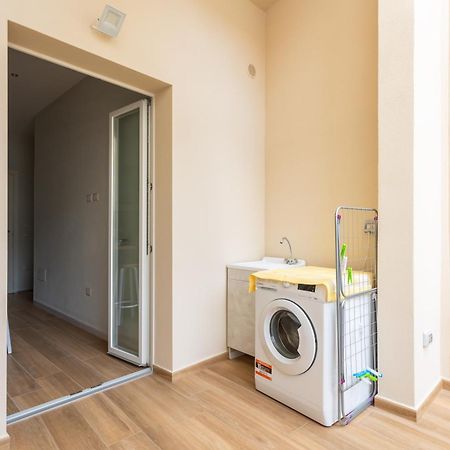 Domus Laetitiae Rooms & Apartments Quartu Sant'Elena Ngoại thất bức ảnh