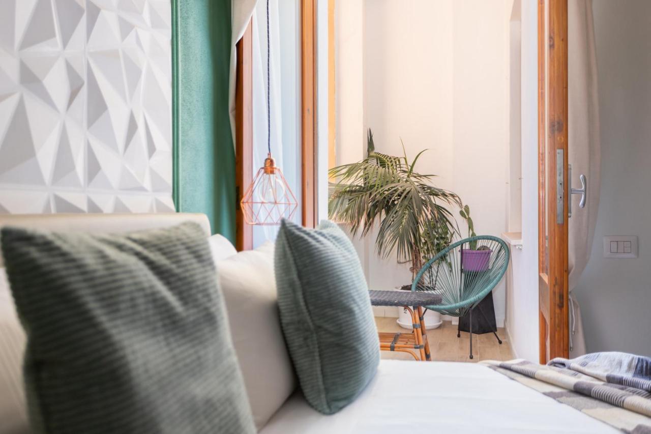 Domus Laetitiae Rooms & Apartments Quartu Sant'Elena Ngoại thất bức ảnh