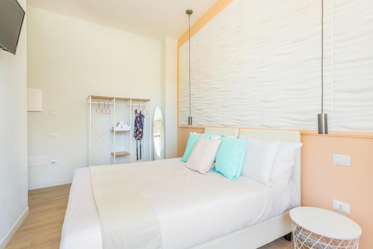 Domus Laetitiae Rooms & Apartments Quartu Sant'Elena Ngoại thất bức ảnh